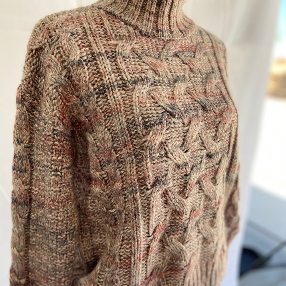 Gap Chunky Women’s Cable Knit Sweater